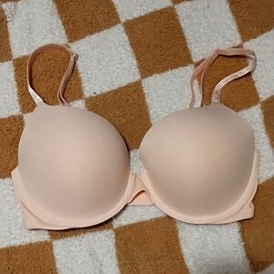 Victoria's Secret t-shirt push up 32DD